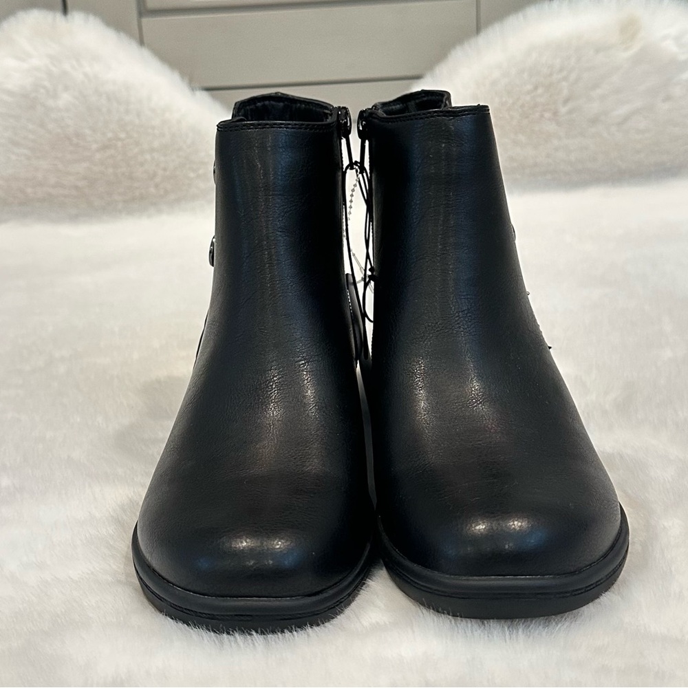 Flex Step Alison Women's Black Faux Leather Ankle Boots Side Zip - Picture 2 of 6